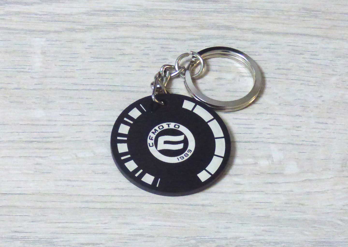 Llaveros para akt, llaveros para motos, llaveros de motos, llaveros para motociclistas, llaveros para moto personalizados, llaveros para motocicleta, llaveros de moto personalizados, llaveros acrílicos para motos, llaveros grabados para motos, llaveros personalizados en acrílico, llaveros con grabado láser para motos