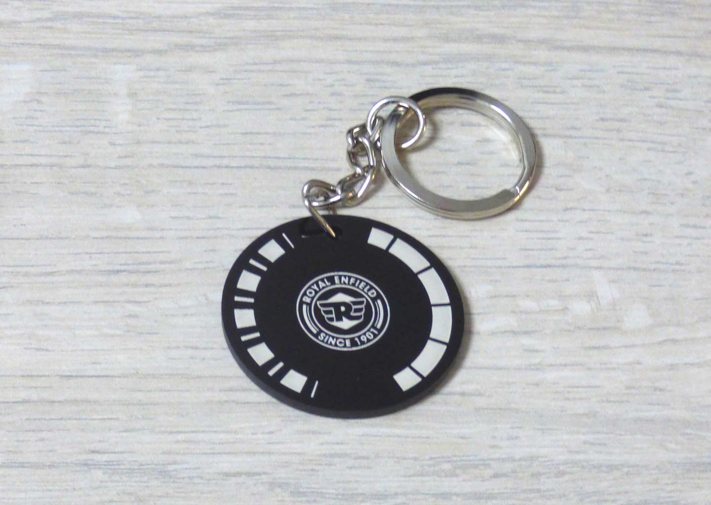 Llaveros para victory, llaveros para motos, llaveros de motos, llaveros para motociclistas, llaveros para moto personalizados, llaveros para motocicleta, llaveros de moto personalizados, llaveros acrílicos para motos, llaveros grabados para motos, llaveros personalizados en acrílico, llaveros con grabado láser para motos