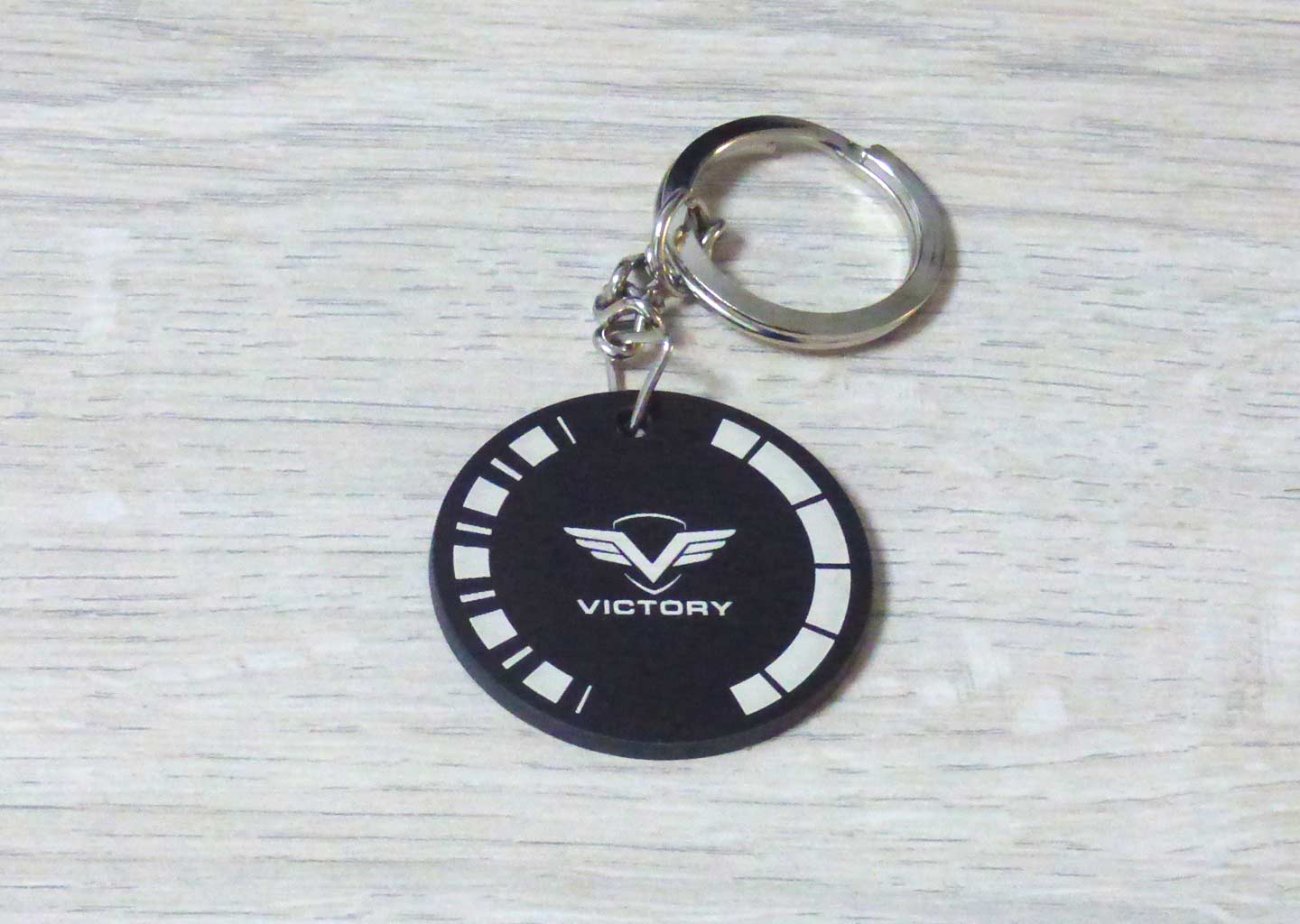 Llaveros para motos bmw, llaveros para motos, llaveros de motos, llaveros para motociclistas, llaveros para moto personalizados, llaveros para motocicleta, llaveros de moto personalizados, llaveros acrílicos para motos, llaveros grabados para motos, llaveros personalizados en acrílico, llaveros con grabado láser para motos